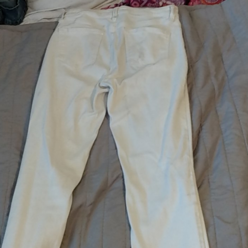 Jeans - Picture 3 of 4